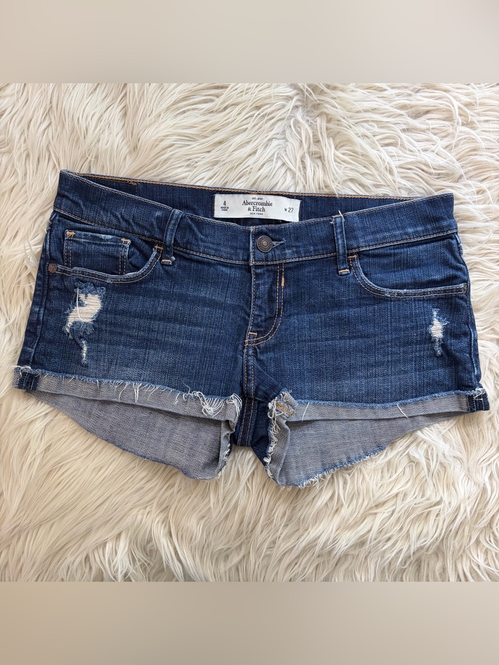 Abercrombie & Fitch Distressed Low Rise Denim Mini Shorts Cutoff Women’s size 4
